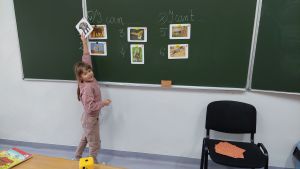 Dzieci przy tablicy
