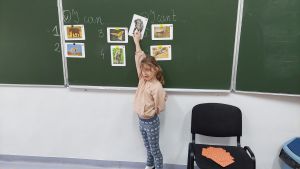 Dzieci przy tablicy