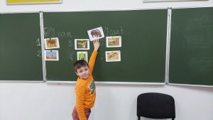 Dzieci przy tablicy