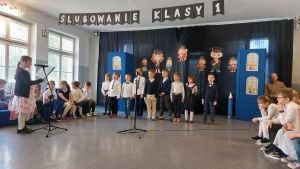 Uroczystość ślubowania dzieci na uczniów