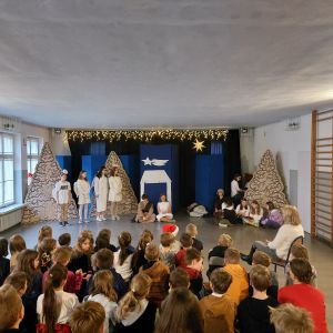 Przedstawienie w wykonaniu uczniów