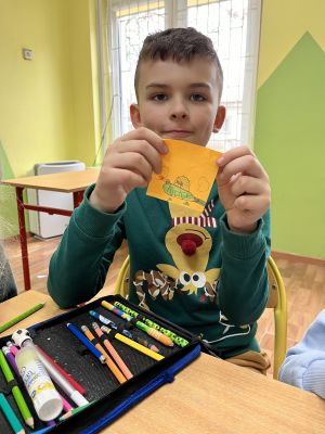 Dzieci na zajęciach z kodowania
